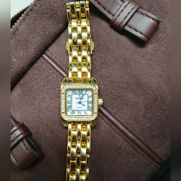 Peugeot Gold Women\'s Watch with Crystal Details
